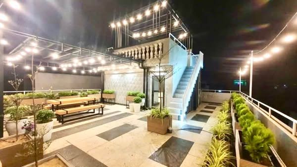 Villa đẹp 4 tầng ,view biển _ Sơn Trà -Giá chỉ 9,9 tỷ .