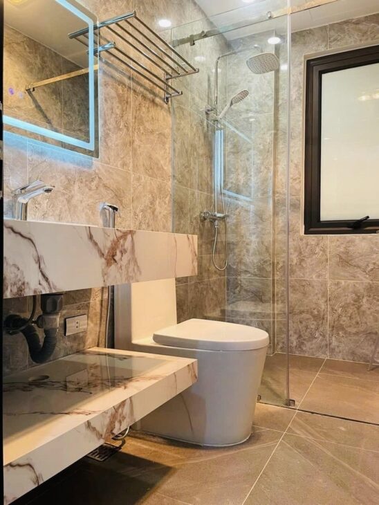 BÁN NHÀ BỒ ĐỀ 60M2* 6 TẦNG* 10.8 TỶ, THANG MÁY, Ô TÔ