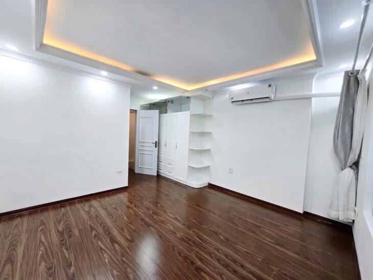 NHÀ ĐẸP Ở LUÔN- TRUNG TÂM CẦU GIẤY. MẶT TIỀN BỀ THẾ. GẦN ĐH QUỐC GIA,HV BÁO CHÍ,CÔNG VIÊN CẦU GIẤY