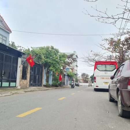 Lô đất mặt tiền đường 7,5m2 diện tích 331m2 – Sau bến xe trung tâm – liên Chiểu-Giá chỉ 9 tỷ.