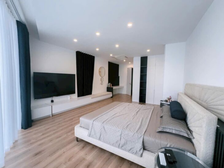 BÁN NHÀ MẶT PHỐ ĐỘI CẤN – 8T THANG MÁY – KINH DOANH ĐỈNH – 57m2 – MT 5.5M – 31.7 TỶ