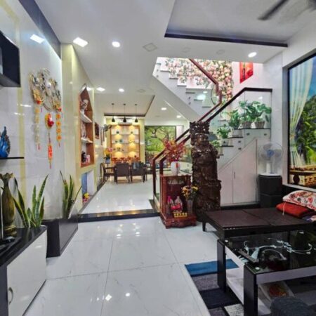 ????????CHỦ GẤP BÁN NHÀ CÒN MỚI DỌN VÔ Ở NGAY – HAI TẦNG – HƠN 100M2 – Ô TÔ NGỦ TRONG NHÀ – XTS – HÓC