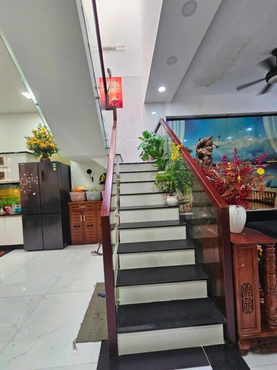 ????????CHỦ GẤP BÁN NHÀ CÒN MỚI DỌN VÔ Ở NGAY – HAI TẦNG – HƠN 100M2 – Ô TÔ NGỦ TRONG NHÀ – XTS – HÓC