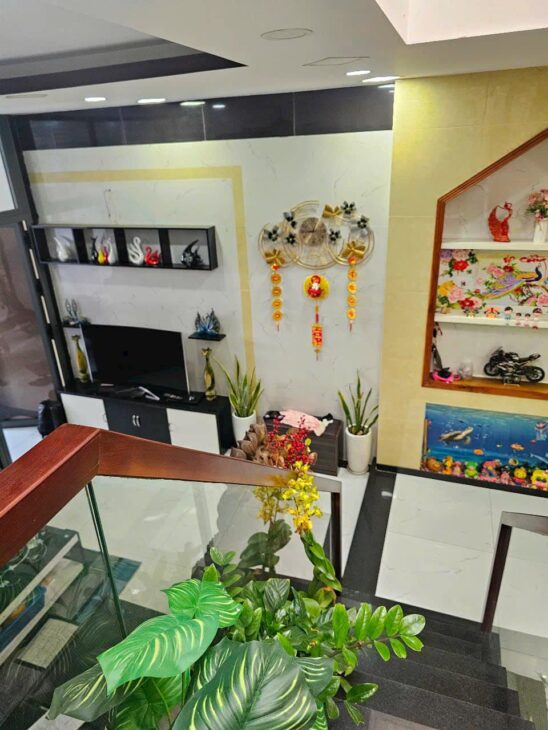 ????????CHỦ GẤP BÁN NHÀ CÒN MỚI DỌN VÔ Ở NGAY – HAI TẦNG – HƠN 100M2 – Ô TÔ NGỦ TRONG NHÀ – XTS – HÓC