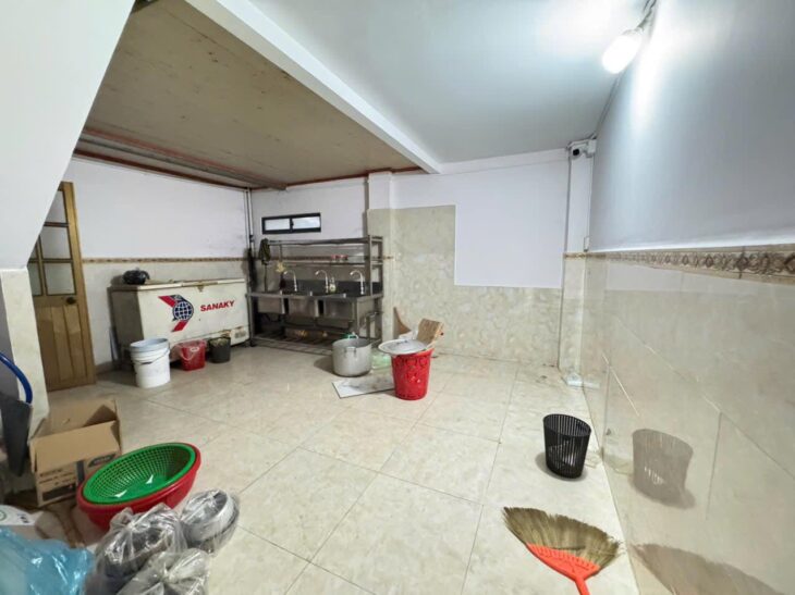 Duy Nhất Một Nhà Mặt Tiền Kinh Doanh Buôn B.án G.ía Siêu Tốt chỉ 3ty hơn