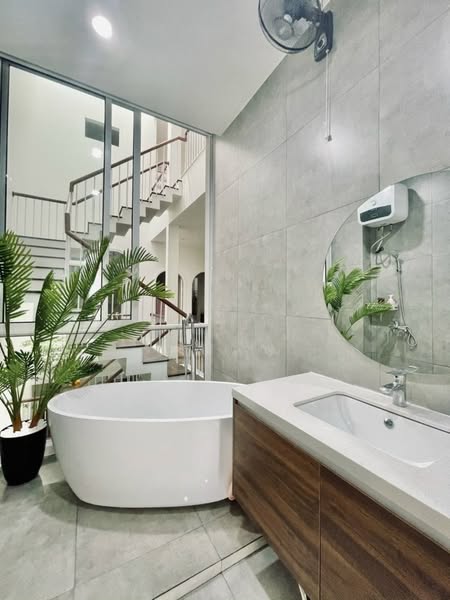 Nhà đẹp gần biển Sơn Trà ,cho thuê 20 triệu tháng – Giá chỉ 7,8 tỷ