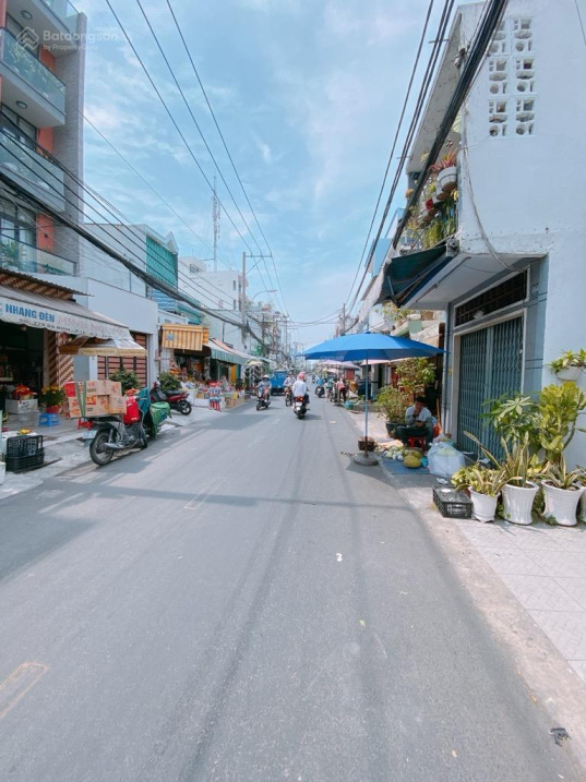 Mặt tiền 3 tầng, ngay chợ Ba Đình đường 12m Quận 8, nhỉnh 6 tỷ
