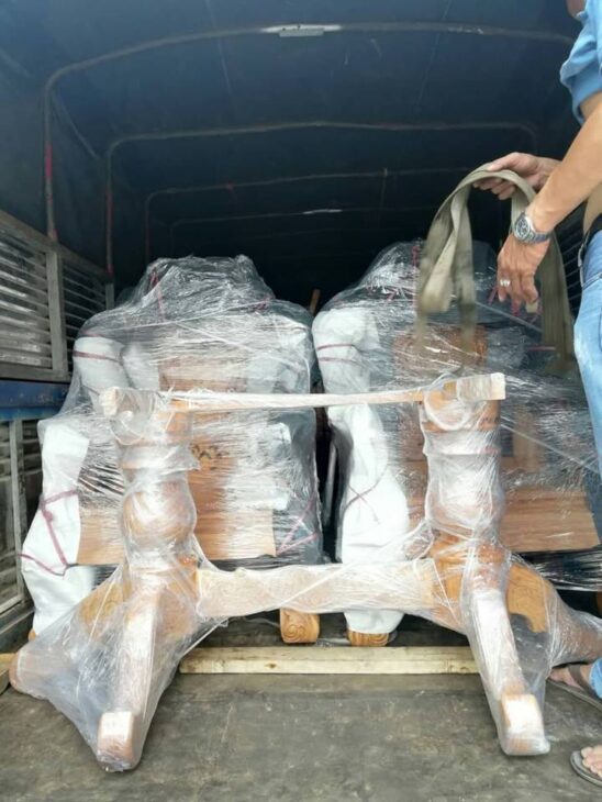 Dịch vụ gửi bàn ghế gỗ đi Mỹ giá rẻ tại LHP Express