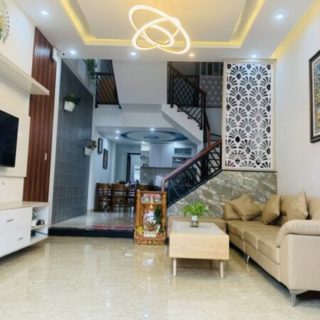 Nhà đẹp 3 tầng x 90m2, đường 5m5, Cạnh Tôn Đức Thắng, ĐHSP – TT Liên Chiểu – Chỉ 4.3 tỷ Nhà đẹp 3 tầng x 90m2, đường 5m5, Cạnh Tôn Đức Thắng, ĐHSP – TT Liên Chiểu – Chỉ 4.3 tỷ
