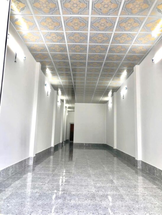 Cho thuê nhà mặt phố Trần Duy Hưng, hè rộng ô tô đỗ ngày đêm DT: 75m2 x 4T giá cạnh tranh