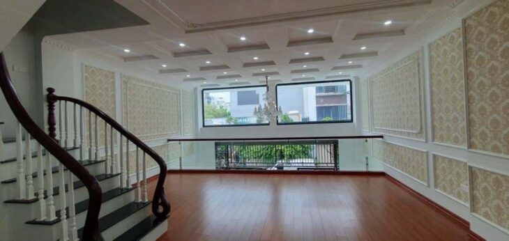 nhà đẹp Long Biên 90m x 5 tầng, mặt tiền 6m , gara 7 chỗ, vỉa hè, ôtô tránh, thang máy, full nội