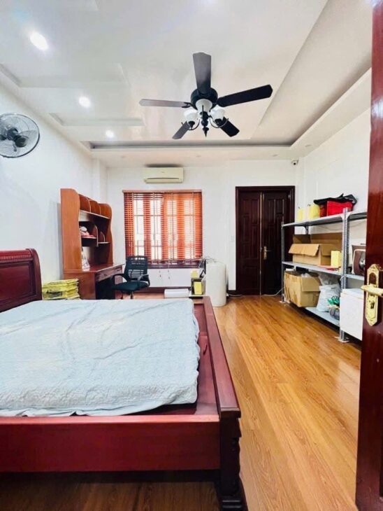 Bán nhà phố Nguyễn Khang 51m2 – 6 tầng, gara ô tô, thang máy, giá 12.5 tỷ