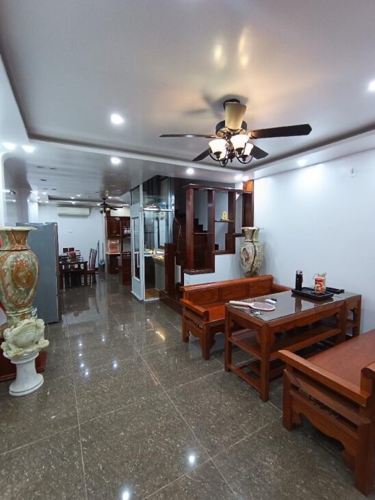 Bán nhà phố Nguyễn Khang 51m2 – 6 tầng, gara ô tô, thang máy, giá 12.5 tỷ