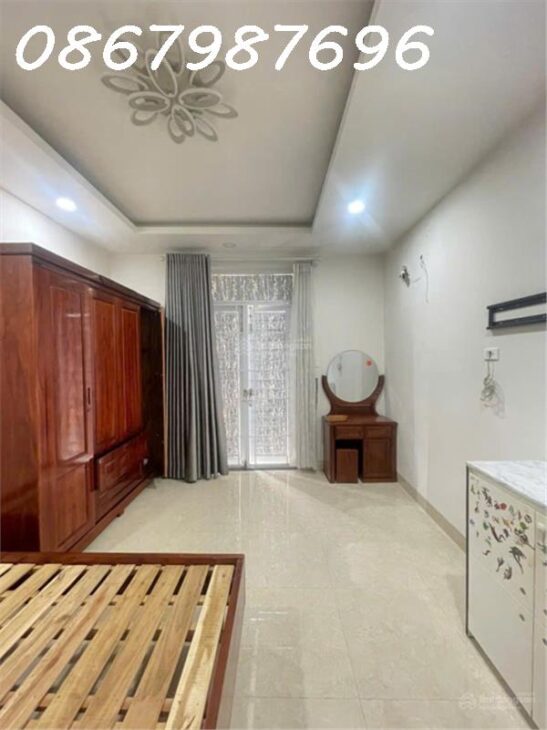 Bán nhà 3 tầng mê đúc chắc chắn DT 54,7m2 nở hậu, đường 5m oto thông, khu vực yên tĩnh , an ninh