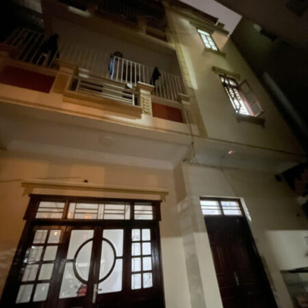 BÁN NHÀ PHỐ DỊCH VONG CẦU GIẤY 4 TẦNG 47M2 1 NHÀ RA PHỐ 8.7 TỶ