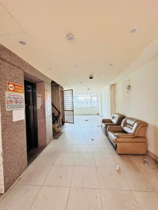 Bán nhà mặt phố Cầu Diễn, 70m, 8 tầng, mặt tiền 5,2m, vỉa hè rộng, 27 tỷ