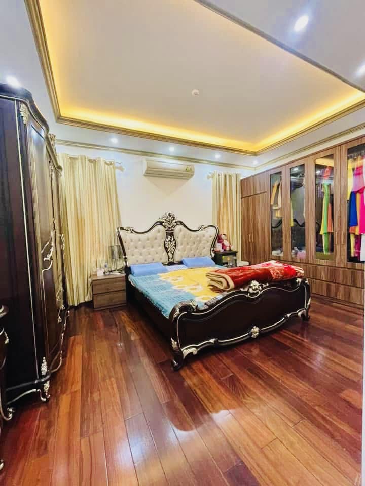 Bán nhà đẹp mê ly phố Tôn Thất Tùng 100m2, 7T thang máy, MT5.3m căn góc ô tô chỉ 31 tỷ