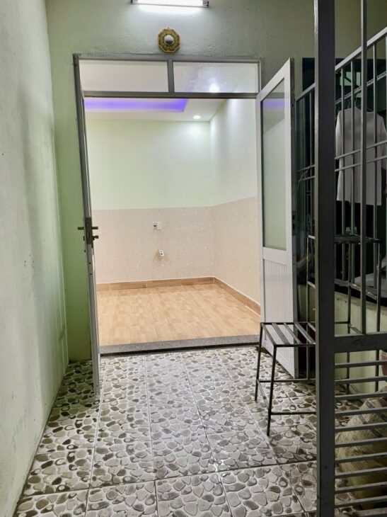 # Nhà Kiệt 2.5m gần Ông Ích Khiêm Nguyễn Văn Linh, 93m2, 8 phòng, thu 25tr/th