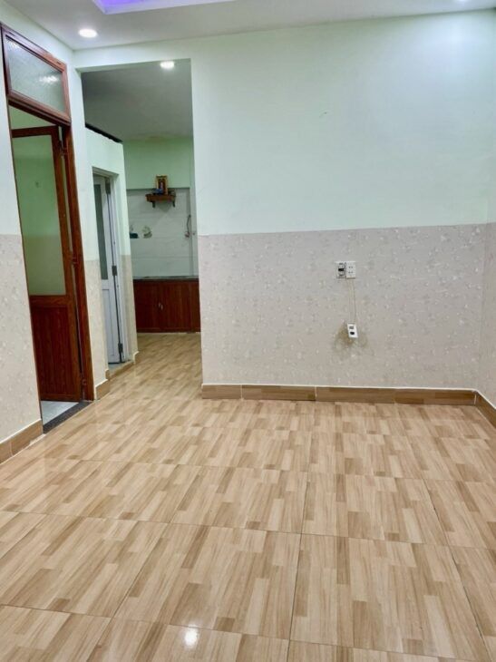 # Nhà Kiệt 2.5m gần Ông Ích Khiêm Nguyễn Văn Linh, 93m2, 8 phòng, thu 25tr/th