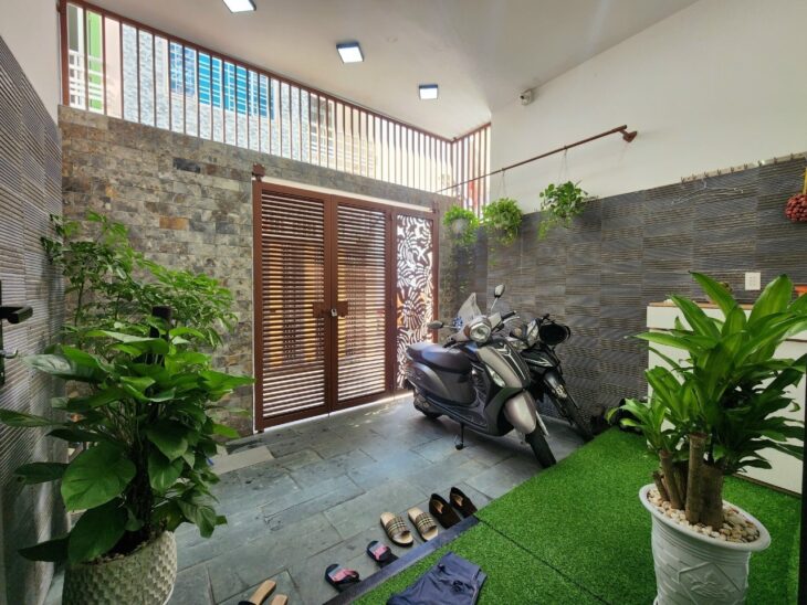 ♥ Nhà Góc Kiệt Nguyễn Văn Linh, Ô tô đến sát cửa, 55m2, 3 tầng đúc tường 25cm + sân thượng, mới