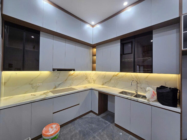 Bán nhà phố Tam Khương 45m2, 5T, MT4.1m ô tô nhà đẹp long lanh quanh 15 tỷ hiếm Đống Đa