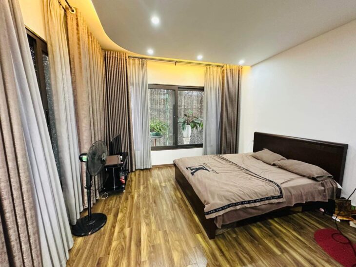 Bán nhà đẹp Nguyễn Chí Thanh 43m2, 5T, MT4.1m phân lô ô tô 13.9 tỷ hiếm quận Đống Đa