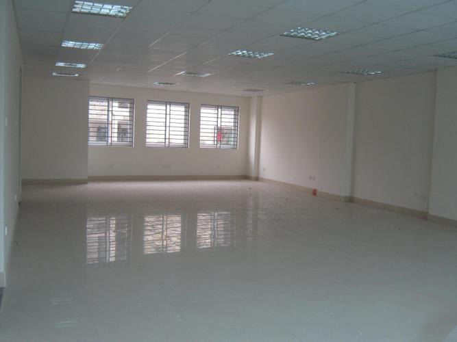 Cho thuê nhà mặt phố Trần Duy Hưng, hè rộng ô tô đỗ ngày đêm DT: 75m2 x 4T giá cạnh tranh