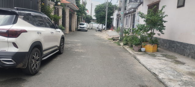 BÁN ĐẤT TẶNG NHÀ – LINH TRUNG, THỦ ĐỨC