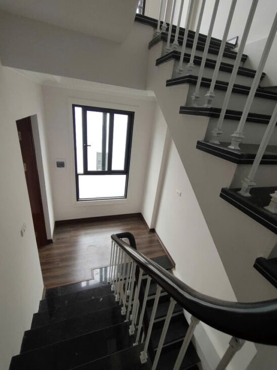 BÁN CĂN NHÀ MỚI PHỐ NGUYỄN VĂN LINH 36M2,5 TẦNG, MẶT TIỀN 4.5M,7.5 TỶ, LONG BIÊN.