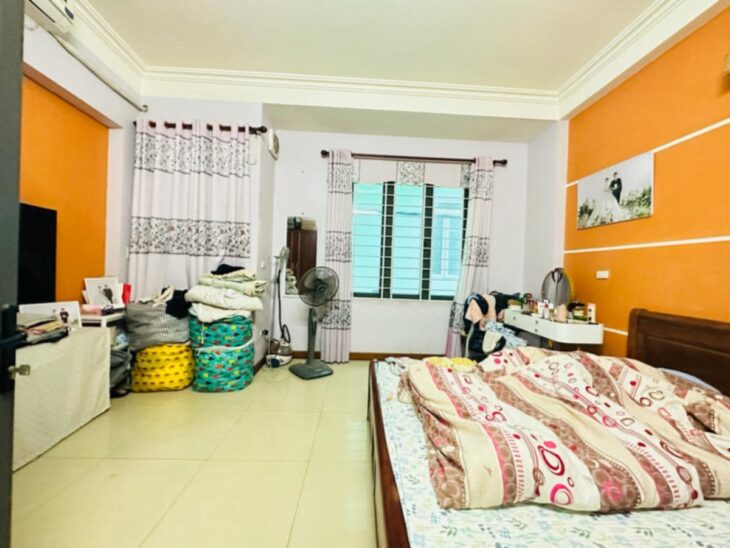 NHÀ ĐẸP – QUẬN CẦU GIẤY – KINH DOANH ĐỈNH CAO – Ô TÔ ĐỖ CỬA – DT 40M2 – NHỈNH 7 TỶ