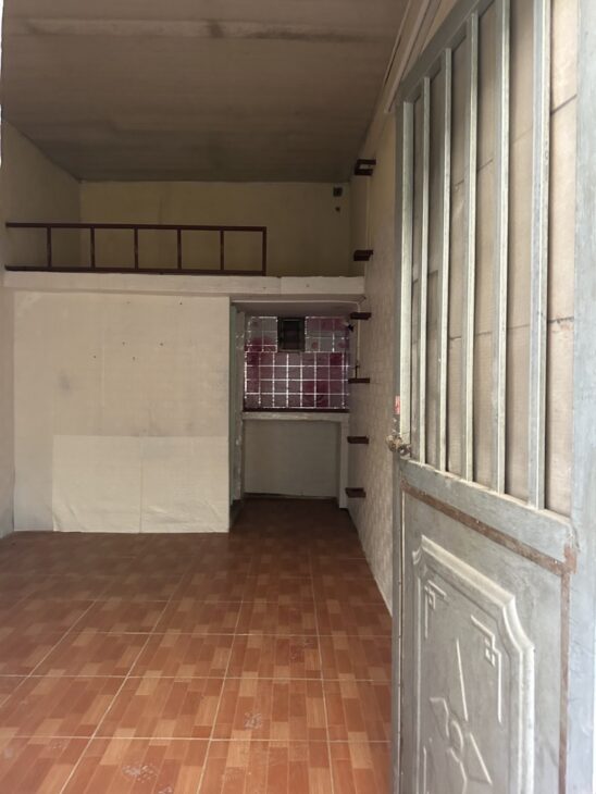 BÁN ĐẤT TẶNG NHÀ C4- Ngọc Thụy- Long Biên – ngõ rộng cách ô tô 10m-khu dân trí cao. -Vị trí nhà