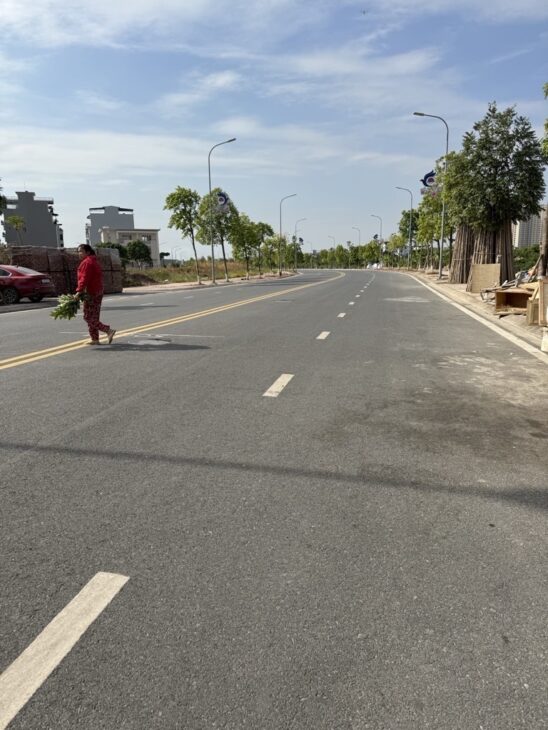 Không mua đất này thì mua đất ở đâu 260m đất Cự khối mặt tiền 9.1m ô tô tải tránh giá 9 tỷ 86