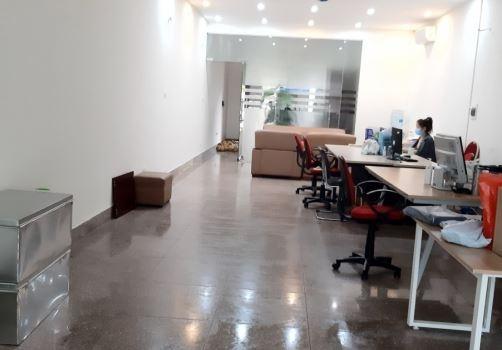 Cho thuê nhà mặt phố Trần Duy Hưng, hè rộng ô tô đỗ ngày đêm DT: 75m2 x 4T giá cạnh tranh