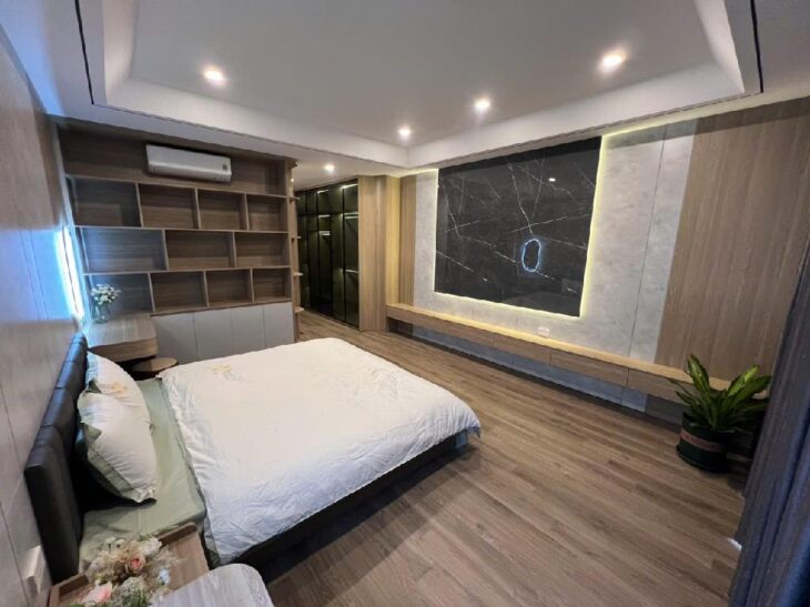 Bán nhà mới Bát Khối ô tô, kinh doanh 50m 5 tầng thang máy giá chỉ 9 tỷ 8.