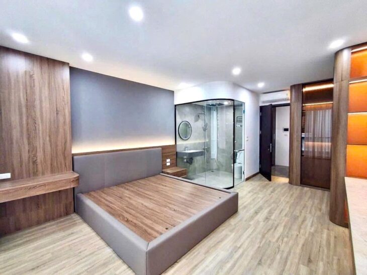 Bán nhà Cổ Linh đối diện AEOL lô góc ô tô 47m 6 tầng thang máy giá chỉ 10 tỷ 500.