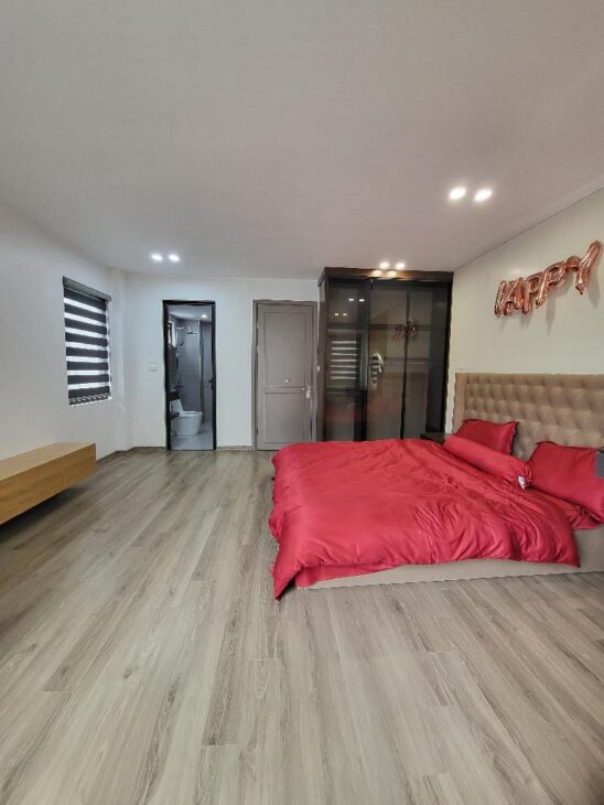 Bán nhà Cổ Linh vỉa hè ô tô tránh kinh doanh 7 tầng thang máy 82m mặt tiền 5.4m giá 15 tỷ 5