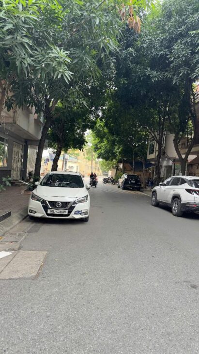 Bán nhà mới Bát Khối ô tô, kinh doanh 50m 5 tầng thang máy giá chỉ 9 tỷ 8.