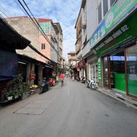 Chính chủ bán nhà Quá Hiếm 8.7Tỷ Mặt phố đường Giáp Bát 38m2 4 Tầng 3.4m