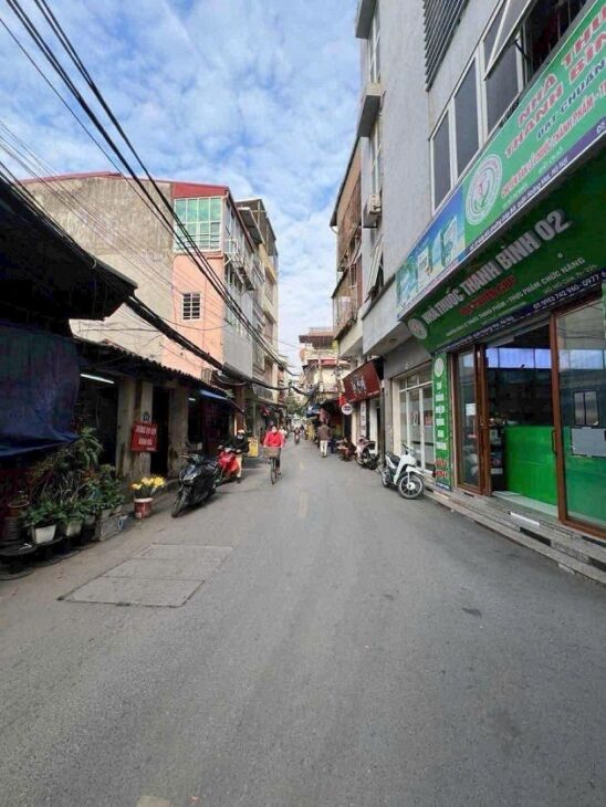 Chính chủ bán nhà Quá Hiếm 8.7Tỷ Mặt phố đường Giáp Bát 38m2 4 Tầng 3.4m