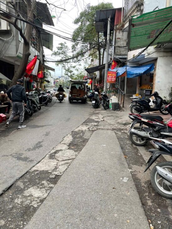 CHÍNH CHỦ CẦN TIỀN BÁN GẤP CĂN HỘ CHUNG CƯ PHỐ CHÂU LONG QUẬN BA ĐÌNH 50 m2 TẦNG 5 NHỈNH 3 TỶ Ô TÔ