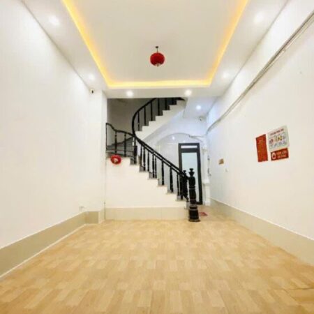 Bán Nhà ĐỊNH CÔNG, 39m², 6 Tầng, Ô Tô Đỗ Cửa, Kinh Doanh Đỉnh Cao, Chỉ 7.2 Tỷ