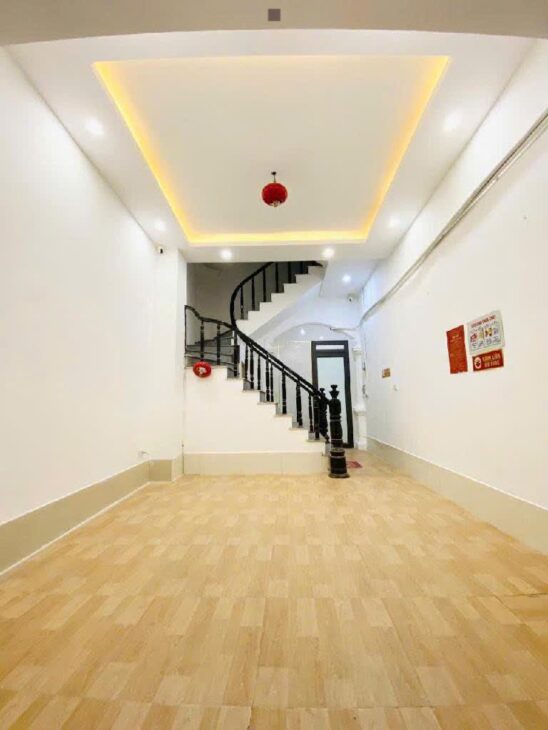 Bán Nhà ĐỊNH CÔNG, 39m², 6 Tầng, Ô Tô Đỗ Cửa, Kinh Doanh Đỉnh Cao, Chỉ 7.2 Tỷ
