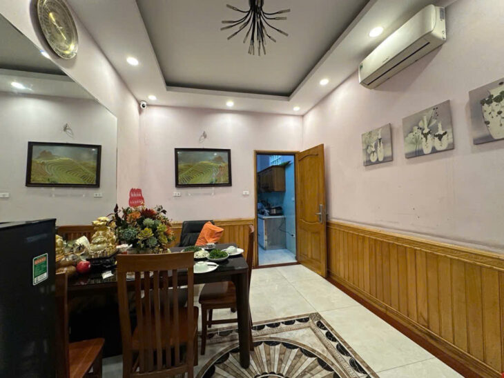 Có một không hai! Bán nhà NGỌC KHÁNH, 40m2, chỉ 6,8 tỷ, Phố VIP, Ngõ thông, Gần hồ, Ở ngay