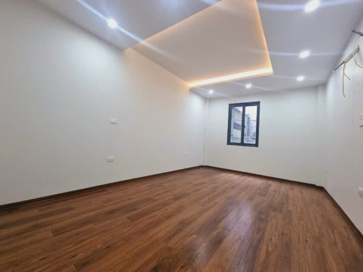 Bán nhà Phố Hoàng Cầu, Xây Hiện Đại, Gần Ô Tô Đỗ, 58mx5T, Giá: 10.9 Tỷ, Lh: 0396935190.