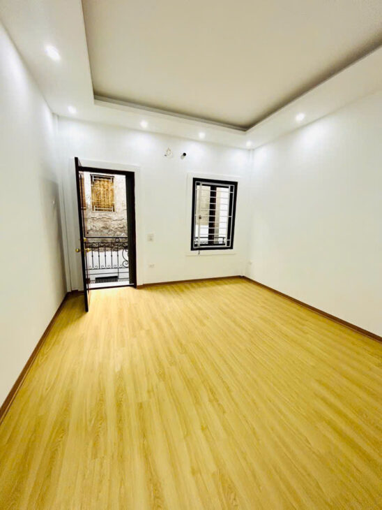 Bán nhà Phố Phương Mai_Hiếm Nhà Bán_Ba Ngủ_Lô Góc__32mx6T_Giá: 6.95 Tỷ_Lh: 0396935190.