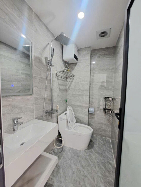 Bán nhà phố Thanh Nhàn, Lô Góc Ba Thoáng, Có Thang Máy, 30mx5T, Giá: 7.95 Tỷ, Lh: 0396935190.