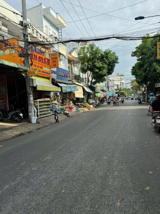 nhà 8 triệu 4 phòng ngủ cách chợ An Khánh tầm 24 m