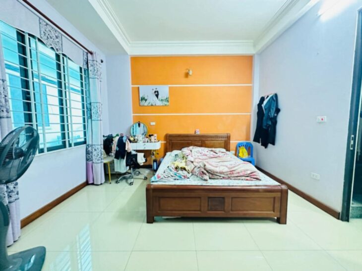 NHÀ ĐẸP – QUẬN CẦU GIẤY – KINH DOANH ĐỈNH CAO – Ô TÔ ĐỖ CỬA – DT 40M2 – NHỈNH 7 TỶ