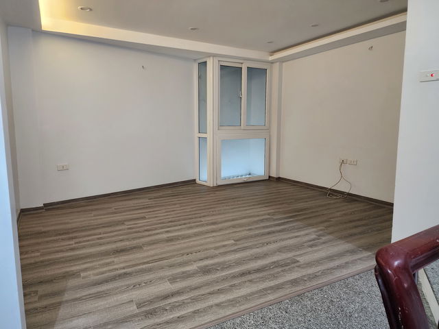 BÁN NHÀ RIÊNG PHỐ HỒNG TIẾN- LONG BIÊN, 10M RA PHỐ HỒNG TIẾN,35M2,6 TẦNG, MẶT TIỀN 6.2M, 8.4 TỶ.