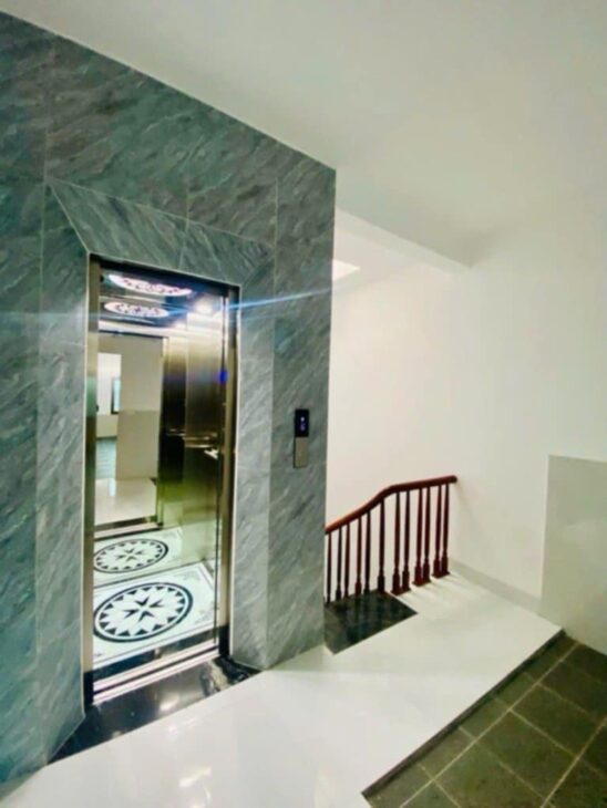 HÀNG HIẾM NHAH TAY.NHÀ ĐẸP NAM TỪ LIÊM. VIEW HỒ, VIEW PHỐ- THANG MÁY ÊM RU. TRƯỜNG CHỢ GẦN NHÀ 7.5